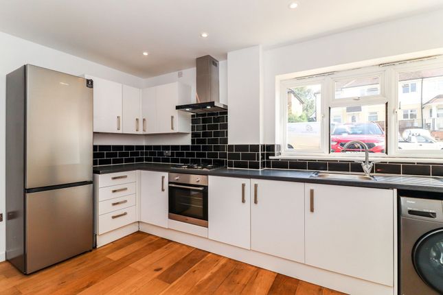 34 Mountfield Road, Hemel Hempstead photo 4