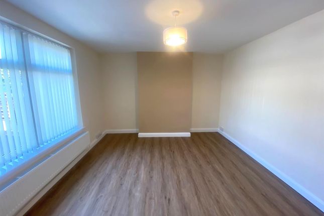 210, Field Road, Walsall photo 4