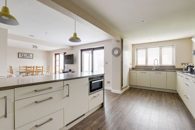 2 Dorchester Gardens, Nottingham photo 4