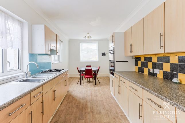 24 Herbert Place, Plymouth, Devon photo 2
