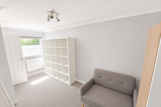 12, Linnet, Peterborough photo 3