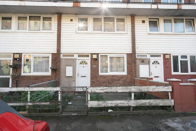 4, Rochford Close, London photo 2