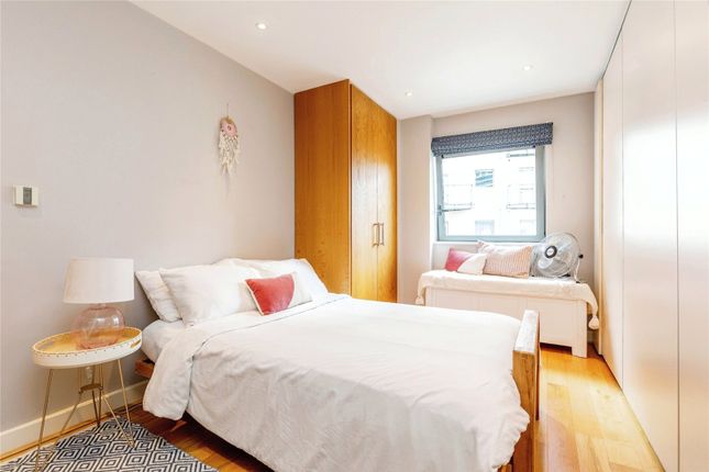 Flat for sale in Central Quay North, Broad Quay, Bristol