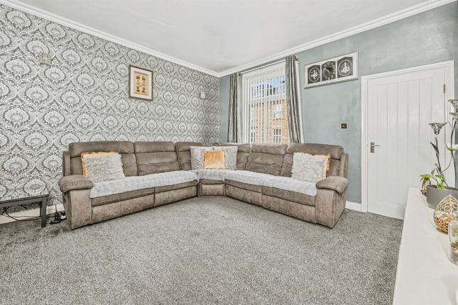 8, Victoria Street, Dewsbury photo 4