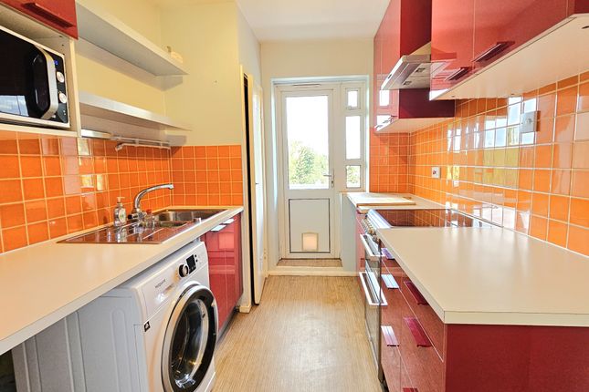 Glazebrook Close, London photo 2