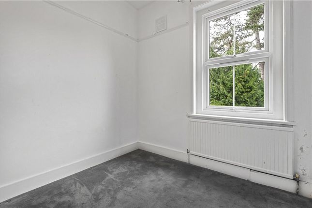 Flat for sale in Snatts Hill, Oxted, Surrey