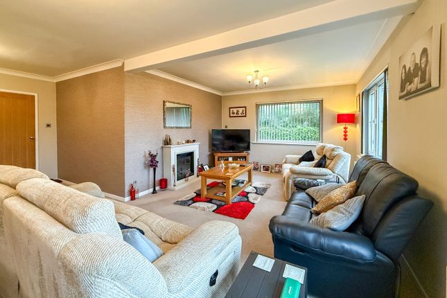25, Brownroyd Road, Holmfirth photo 2