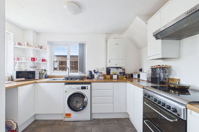 112, Roselands Drive, Paignton photo 2