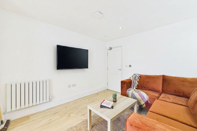 Room 4, 61 Tewkesbury Road, Gloucester photo 5
