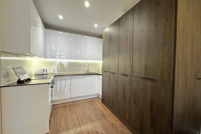 307 Lawrence House, 238, City Road, Islington photo 3