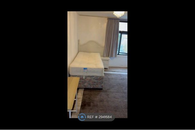 One Spacious EnSuite Bedroom, Moy Road, Cardiff photo 3