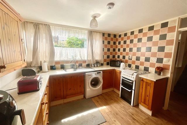 25, Badger Drive, Sheffield photo 4