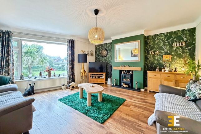 Riverside Court, Conwy photo 3