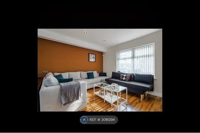 Gorse Crescent, Manchester photo 2
