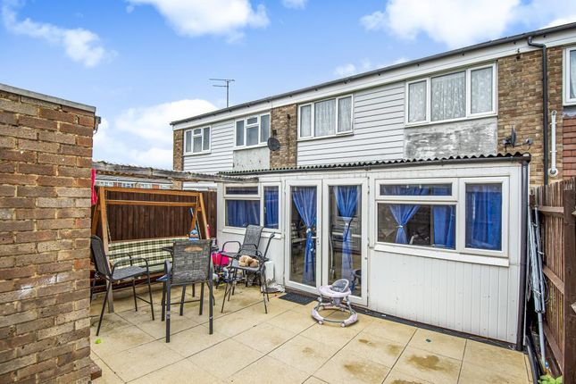 93, Barnard Crescent, Aylesbury photo 4