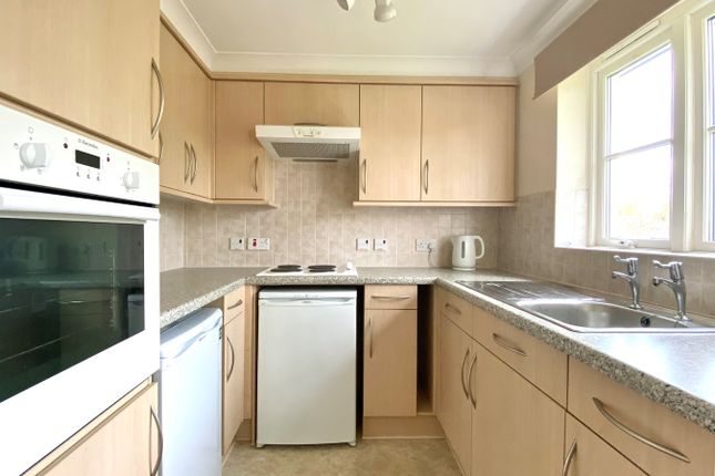 Flat for sale in Swan Lane, Faringdon