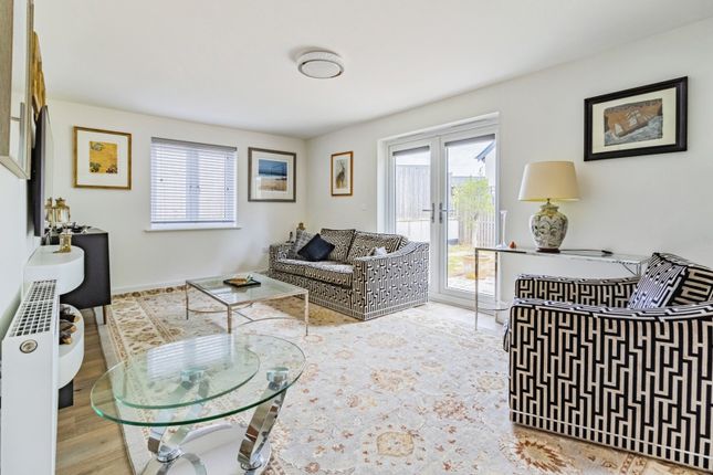 8, Sawfield Drive, Totnes photo 4