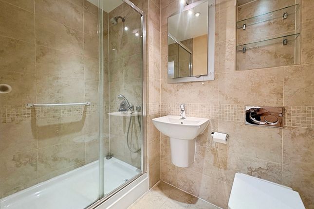 Apartment 8, Grasmere,, Knightsbridge Road, Surrey photo 4