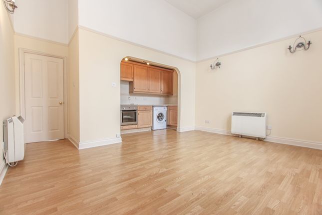 25, Alexandra Court, Watford photo 2