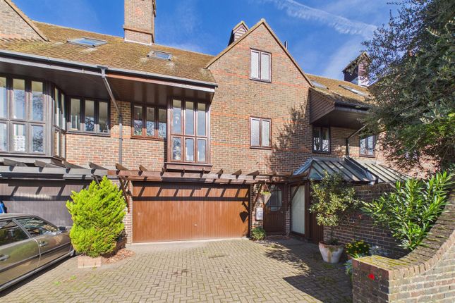 3-bed house on Lotus, Hampton Court Road, East Molesey, £850,000