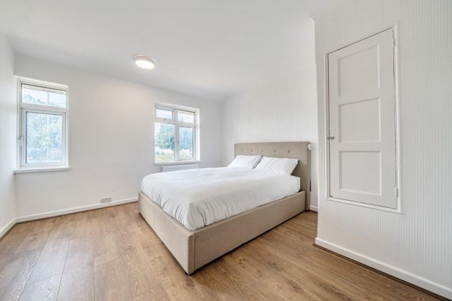 26, Littlebrook Manorway, Dartford photo 2