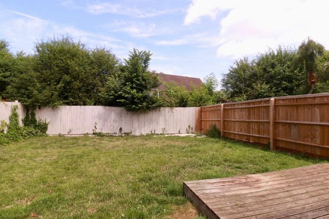 43, Sigerson Road, Swindon photo 5