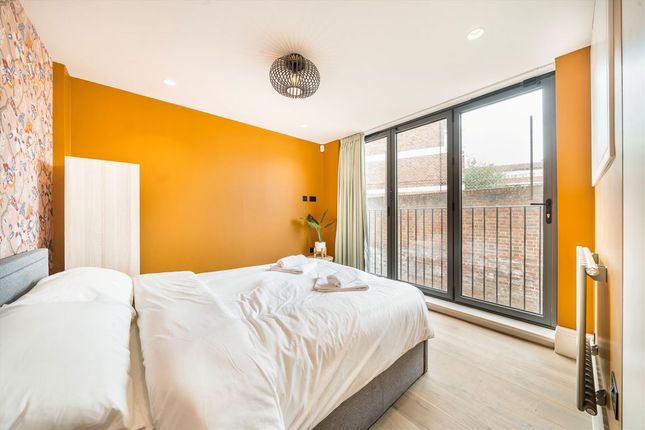 3A, Broadway Market Mews, London photo 4