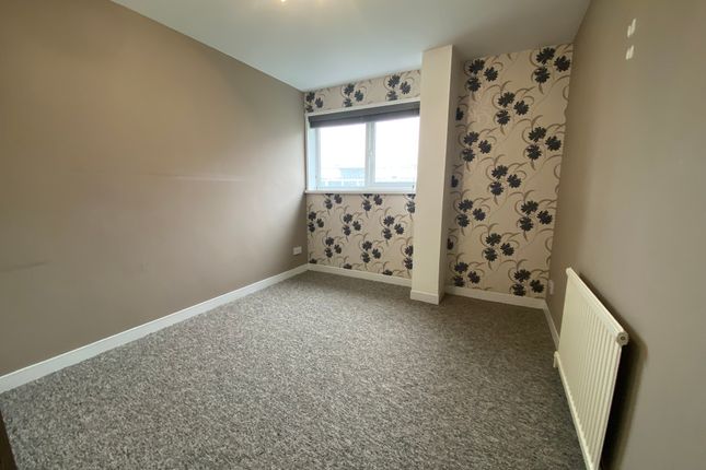 Flat to rent in St. Lukes Road South, Torquay