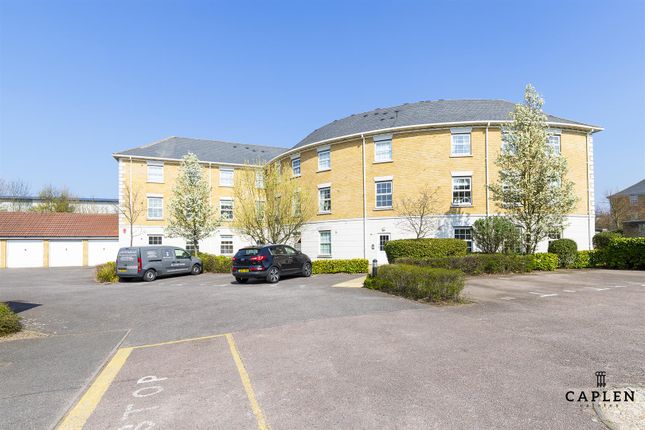 Flat to rent in King William Court, Kendall Road, Waltham Abbey