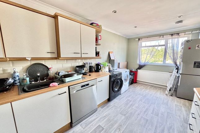 4 St Marys Court, Barry Close, Weston-Super-Mare photo 4