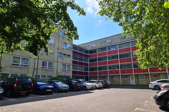 Thumbnail Flat for sale in Golden Grove, Southampton, Hampshire