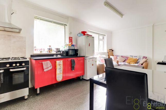 12 Crespin Way, Brighton photo 3