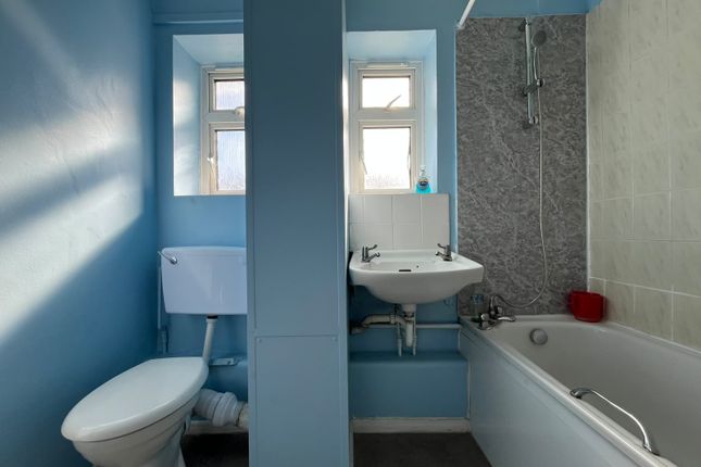 4, Darrell Close, SLOUGH photo 4