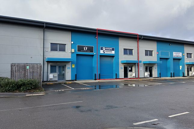 Industrial to let in Unit 19, Hilsea Industrial Estate, Portsmouth