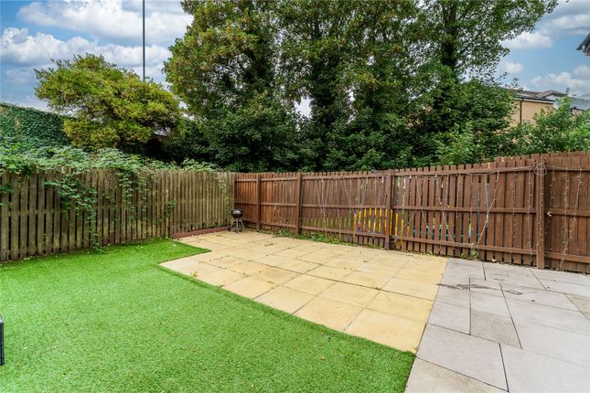 10, Lyng Court, Knottingley photo 2