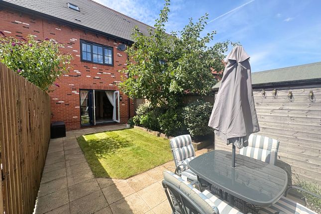 13 Holly Close, Crewe photo 3