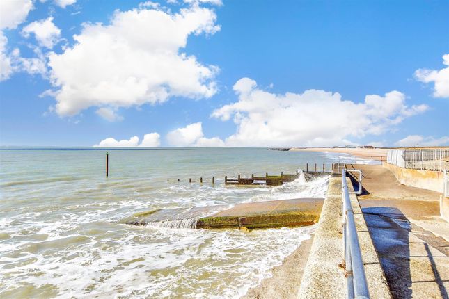 1, Drift Lane, Selsey photo 4