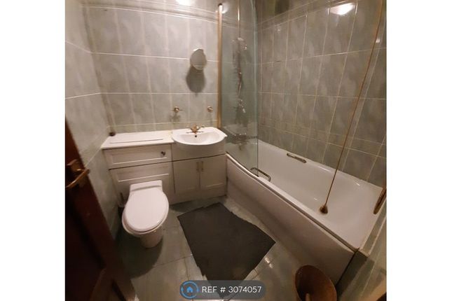 Rookley Close, Sutton photo 3