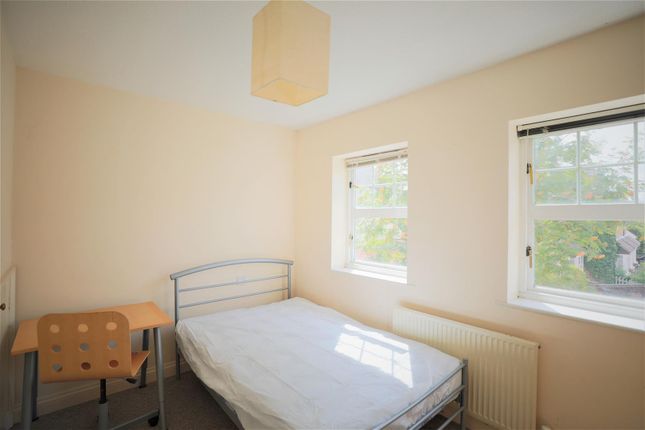 Property to rent in Hodges Court, Oxford