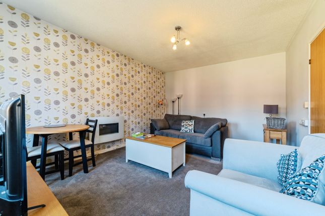 30, Avondale Court, Longwell Green photo 3