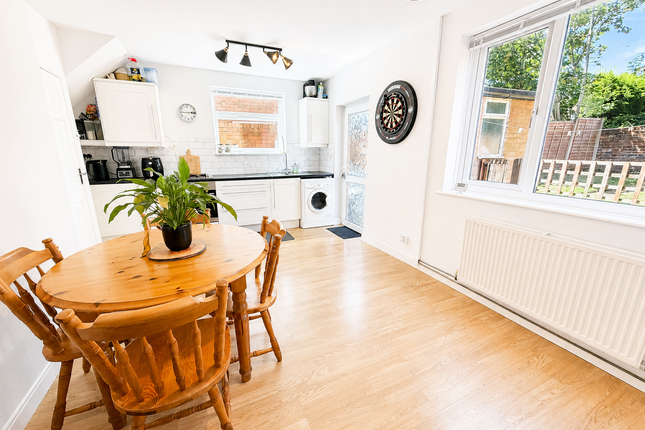 36, Redfly Lane, Brierley Hill photo 2