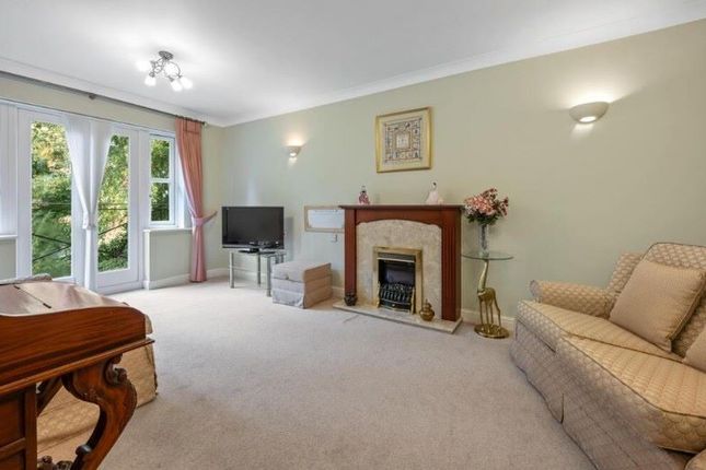 Flat 52 Brompton Court, St. Stephens Road, Bournemouth, Dorset, BH2 6JS photo 2