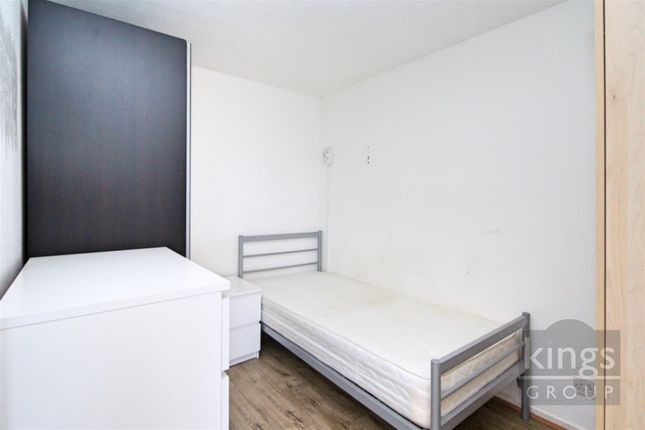 Studio for sale in Granary Close, Edmonton