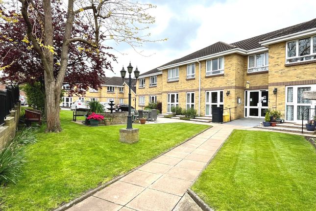 Flat for sale in 87 Clayton Road, Chessington, Surrey.