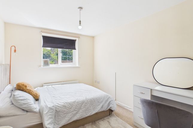 14, Reedmace Walk, Newcastle-under-Lyme photo 2