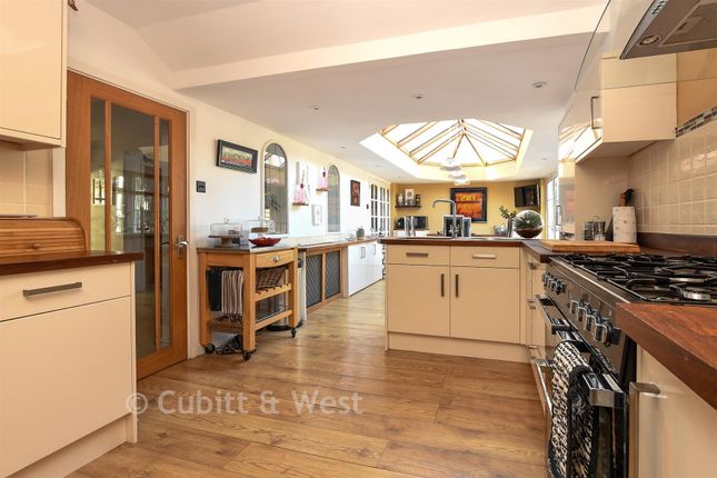 16, Smith Road, Reigate photo 4