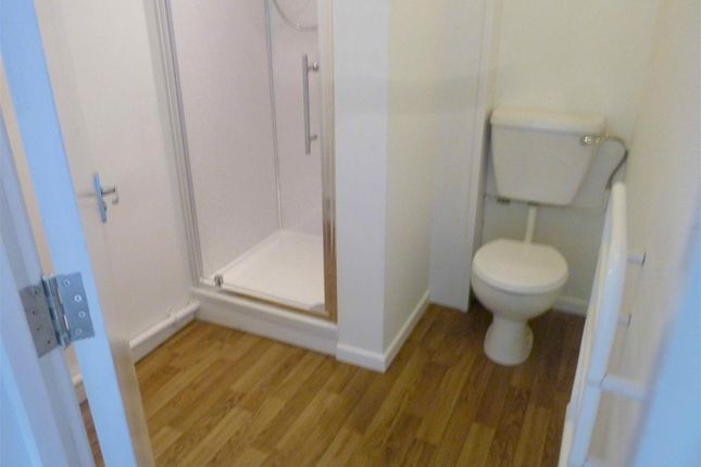 Flat 4, 189, Court Road, Barry photo 5