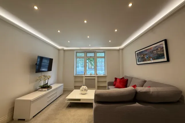 38, Redcliffe Close, Old Brompton Road, London photo 2