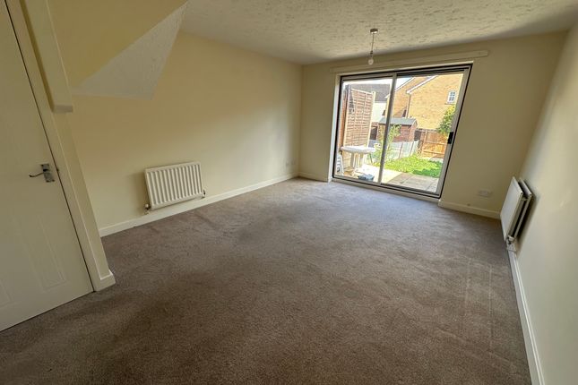 27 Nightingale Close, Stowmarket photo 2