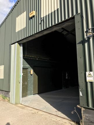 Warehouse to let in Dolmans Hill, Lytchett Matravers, Poole, Dorset